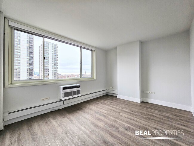 Building Photo - 1342 N Dearborn St
