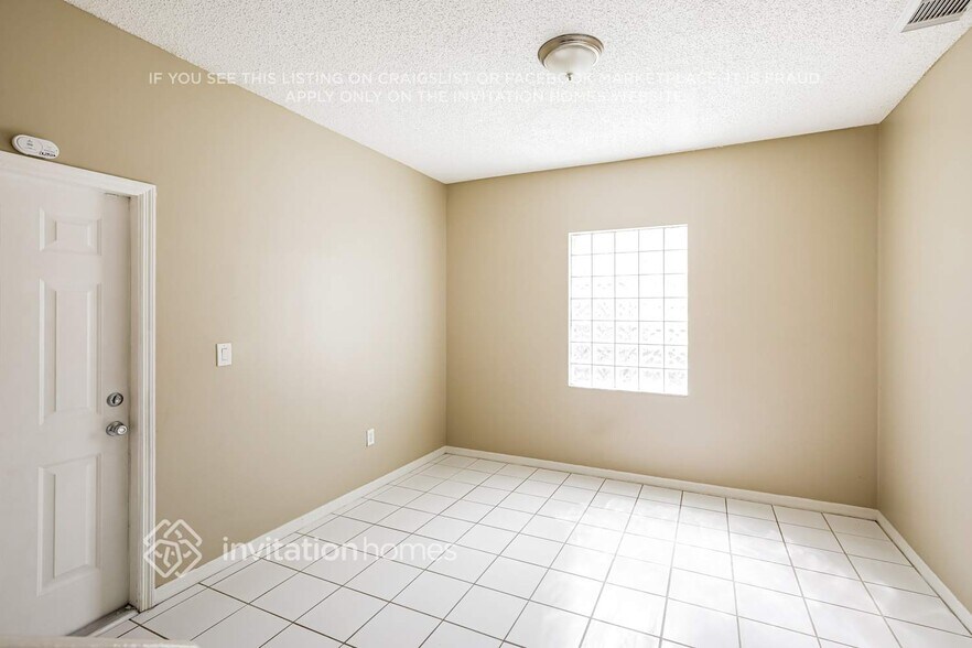 Building Photo - 4415 SW 153rd Ave