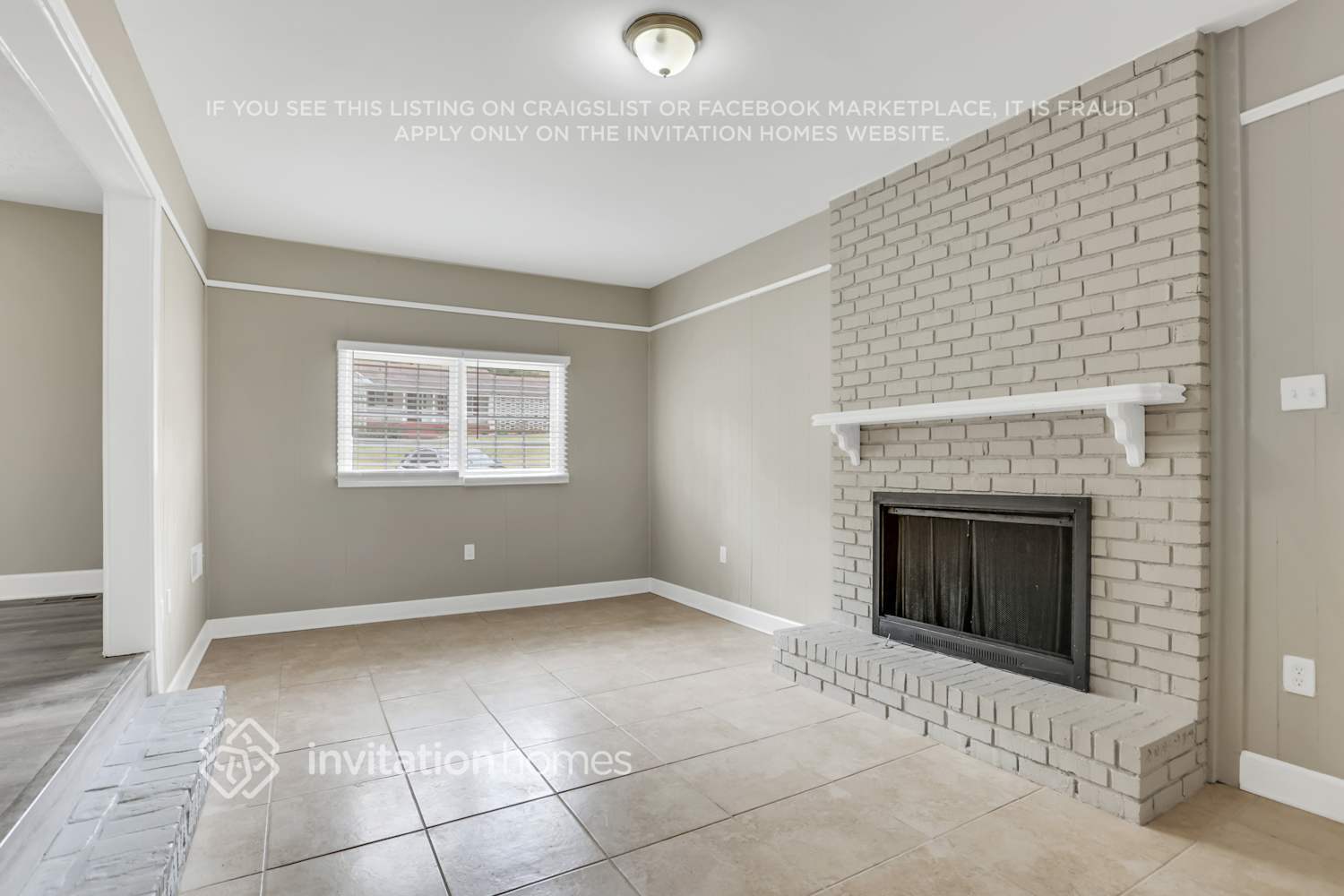 Building Photo - 3724 Manhattan Dr