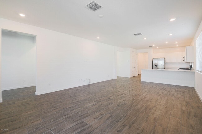 Building Photo - 16581 W Charlotte Dr