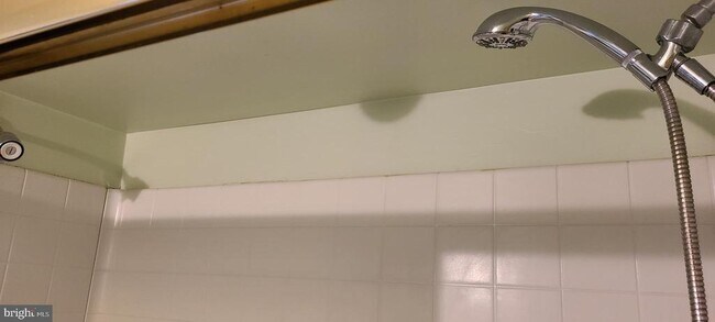 Building Photo - 15309 Lions Den Rd