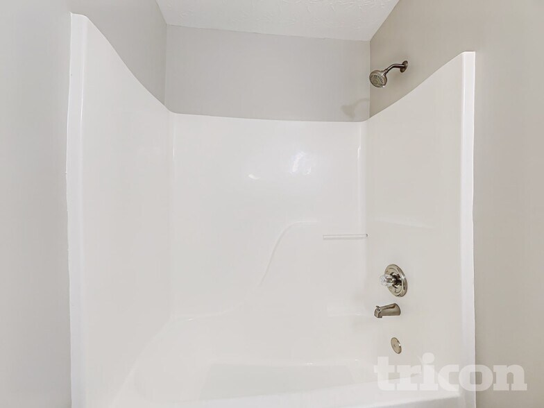 Building Photo - 104 Lantana Trail