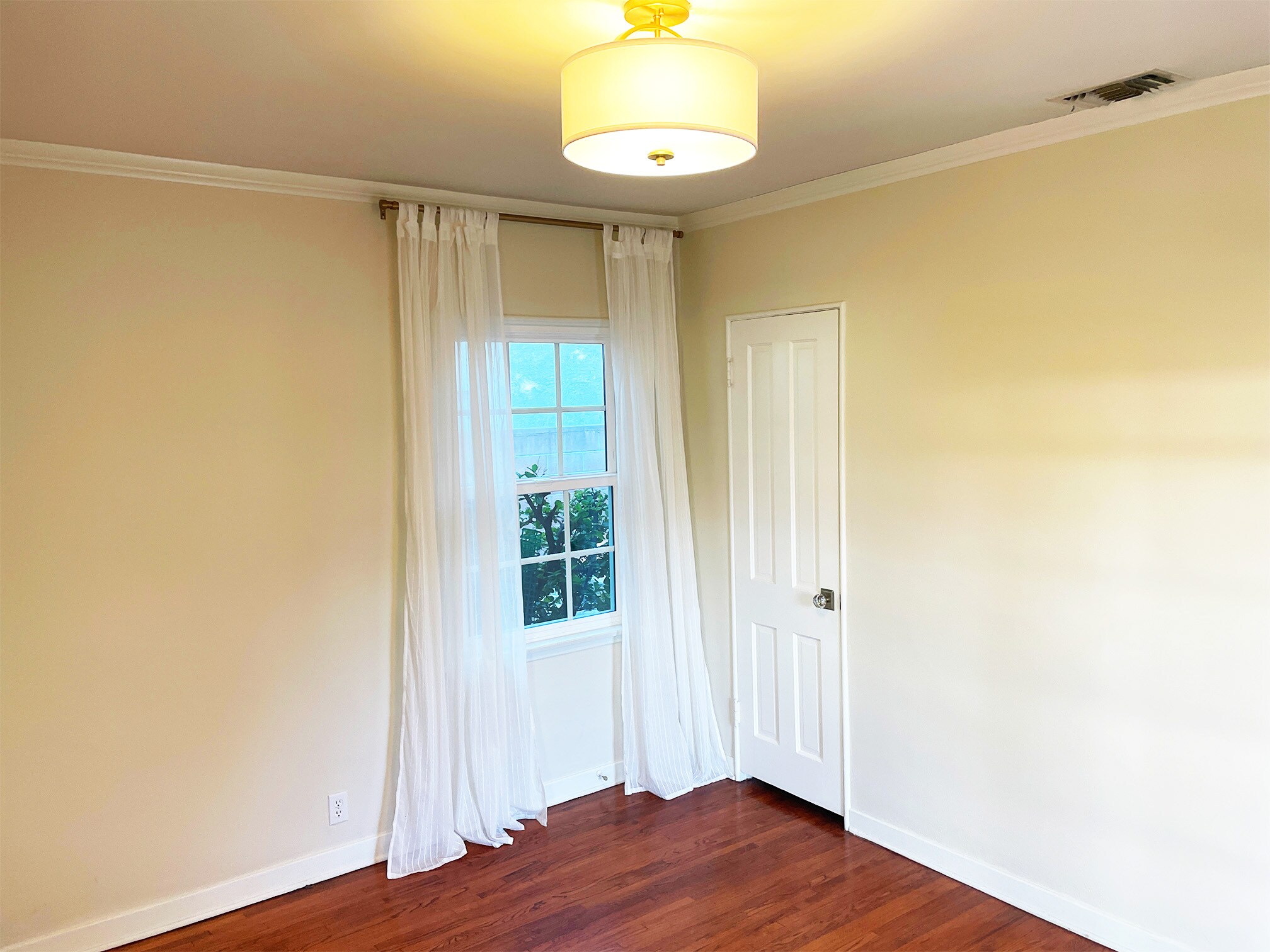Back Bedroom with a closet - 15341 Cohasset St