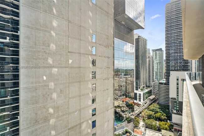 Building Photo - 801 S Miami Ave