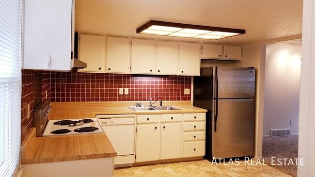 Building Photo - 3121 W 133rd Cir