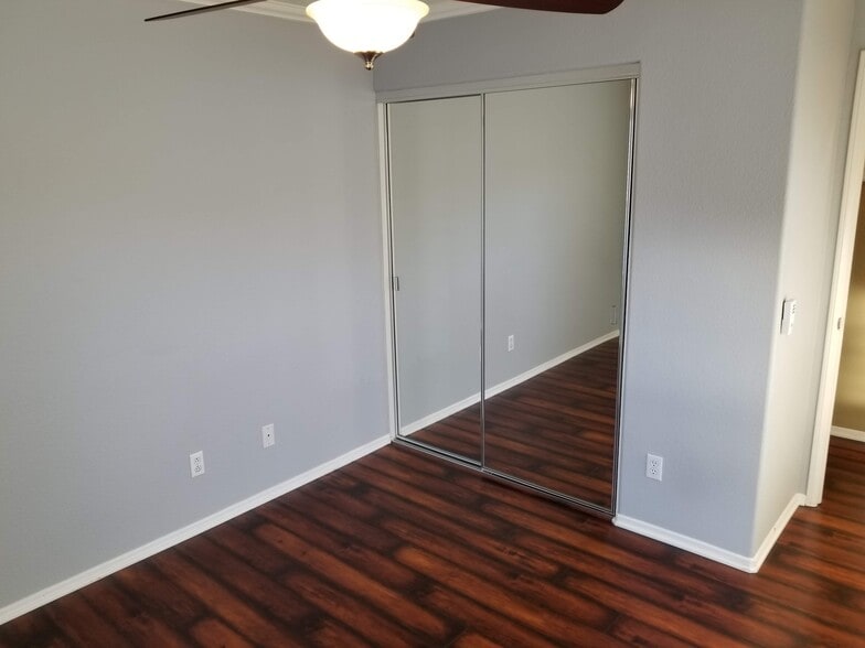 Building Photo - 16939 Robins Nest Way