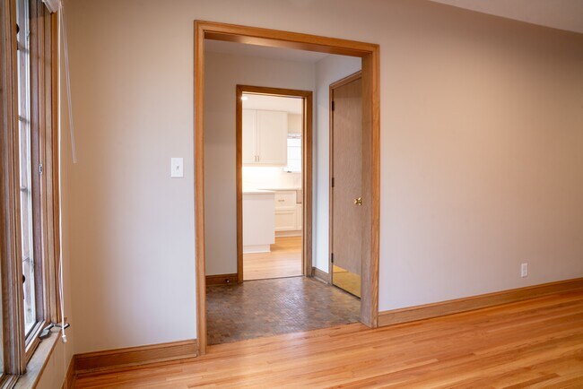 Building Photo - 3938 W 49th St