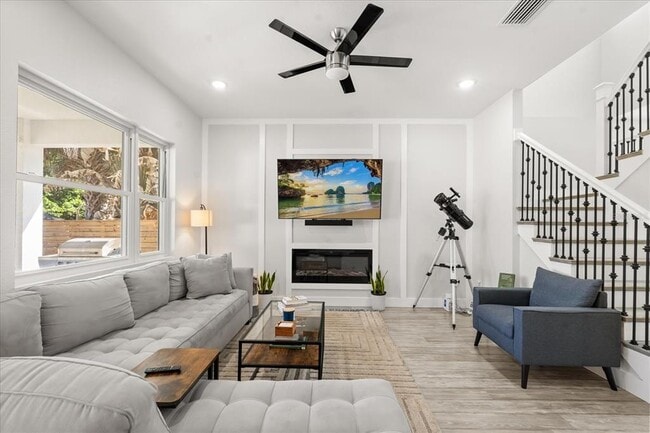 Building Photo - 668 Overspin Dr