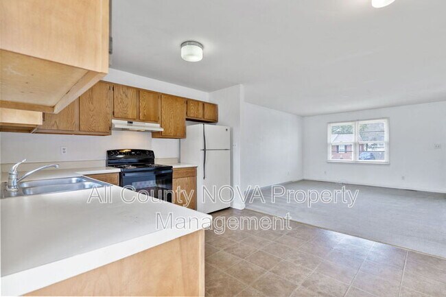 Building Photo - 211 Church St