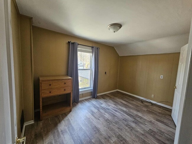 Building Photo - 93 N Rose Blvd