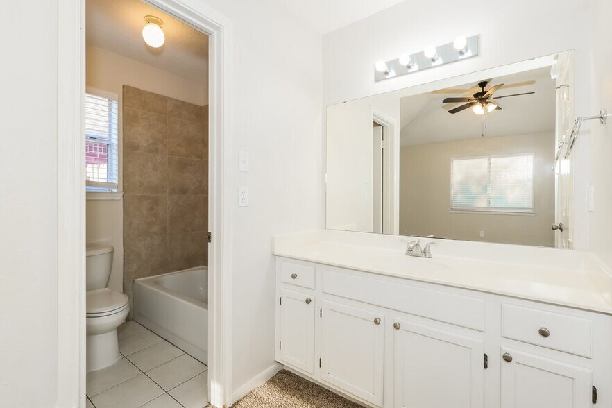 Building Photo - 31164 N Head Dr
