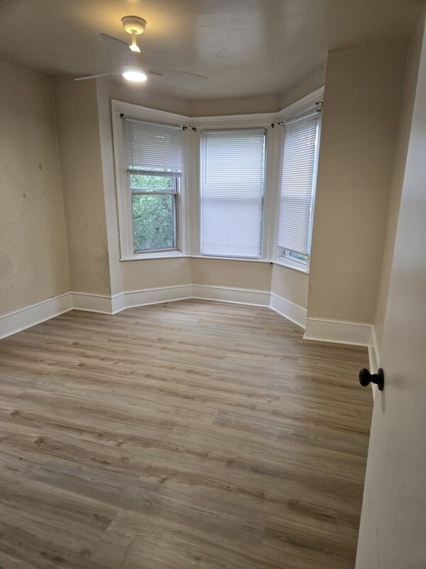 Building Photo - 1306 W Hunting Park Ave
