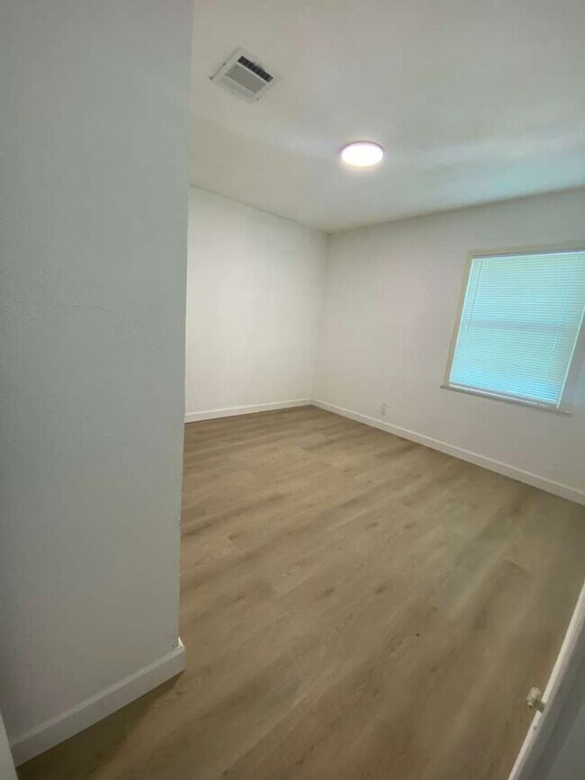 Building Photo - BEAUTIFUL HOME IN HOUSTON. MOVE IN READY!.