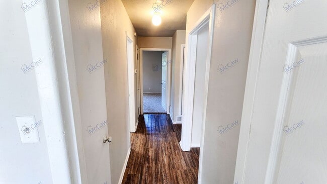 Building Photo - 816 Sandell Dr