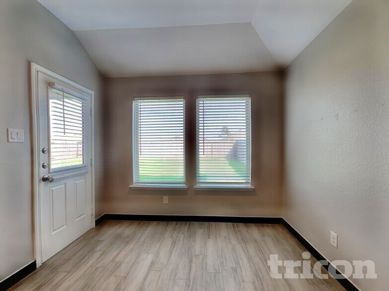 Building Photo - 8523 Aster Gln Wy