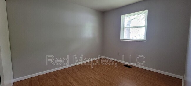 Building Photo - 4006 Esseldale Dr