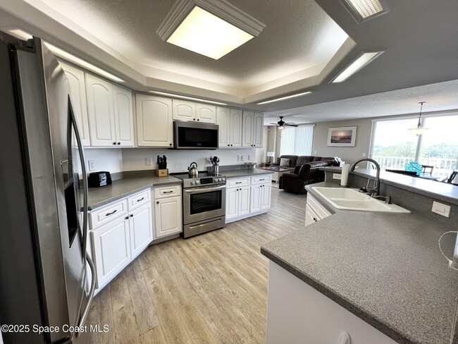 Building Photo - 820 Del Rio Way