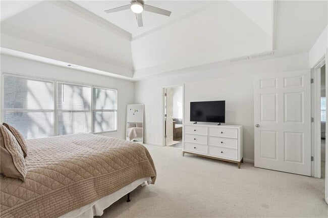 Building Photo - 2050 Willshire Glen