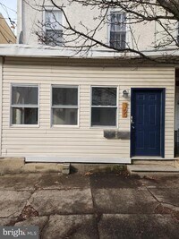 Building Photo - 360 Martin St