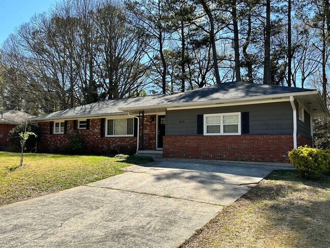 Building Photo - 3 bedroom 2 bath home in a great area filled with tons of extras you will LOVE!