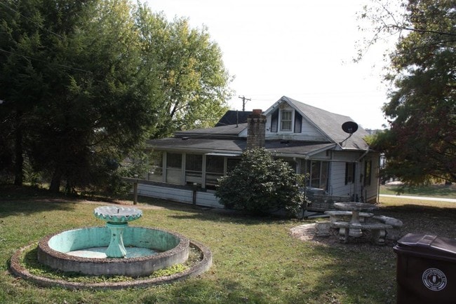 Building Photo - 852 W Hwy 80