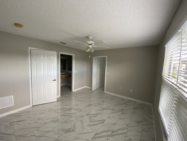 Building Photo - 2716 Clinton Heights Ct
