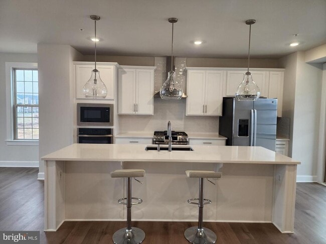 Building Photo - 2111 Collington Pl