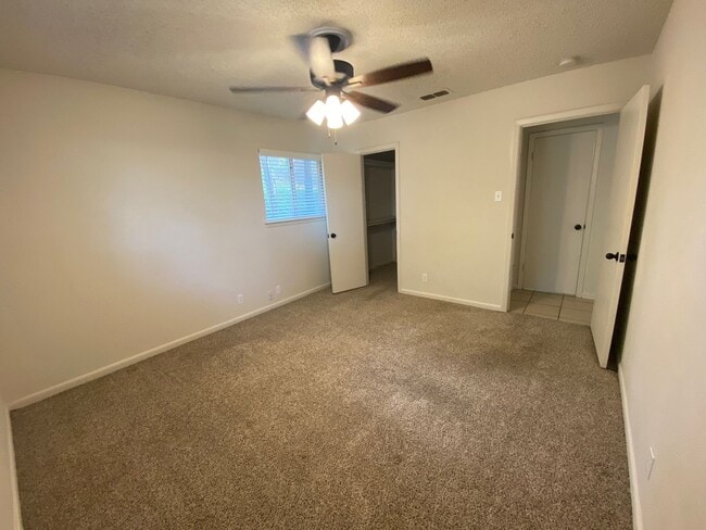 Building Photo - Duplex Homes 3/2/2