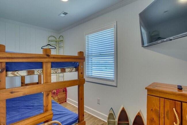 Building Photo - OCEANFRONT FURNISHED OFF-SEASON MONTHLY RENTAL - AVAILABLE NOW THROUGH MARCH '26