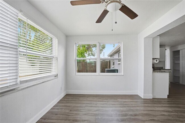 Building Photo - 3301 Rosefield Dr