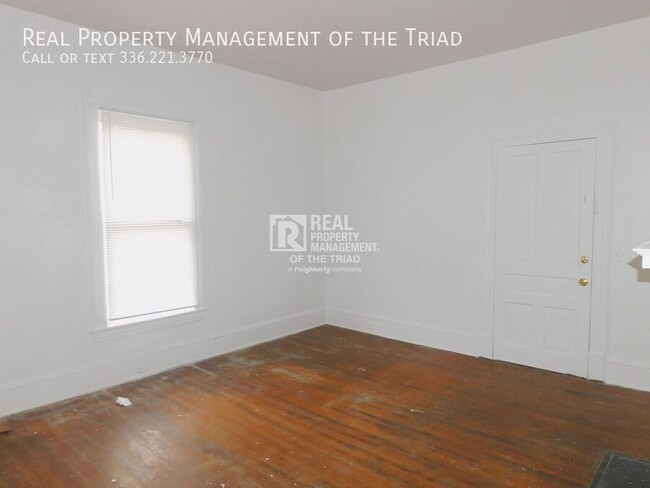 Building Photo - Affordable Tri-plex Unit Available in Gree...