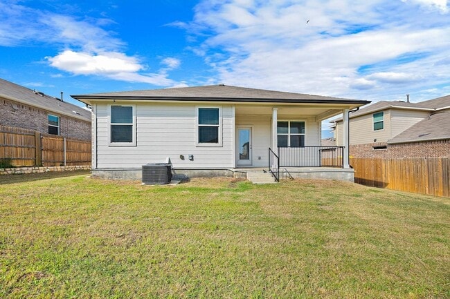 Building Photo - 142 Solitude Dr