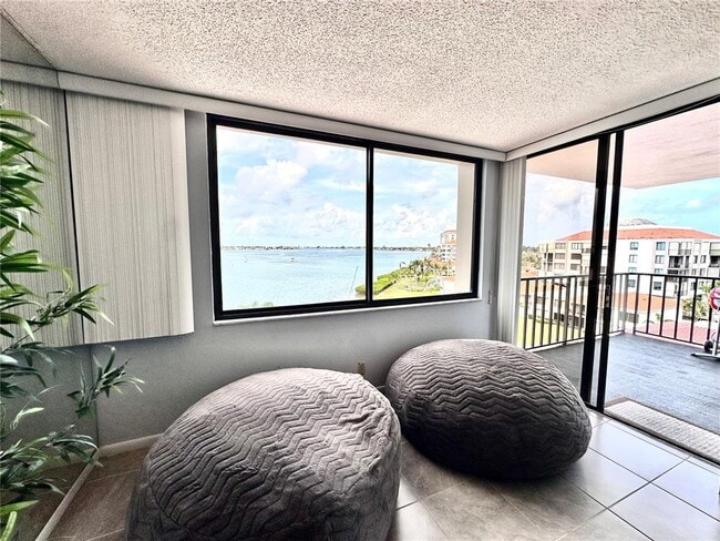 Building Photo - 6361 Bahia Del Mar Blvd S