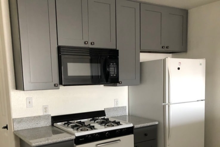 Building Photo - 15057 Burbank Blvd