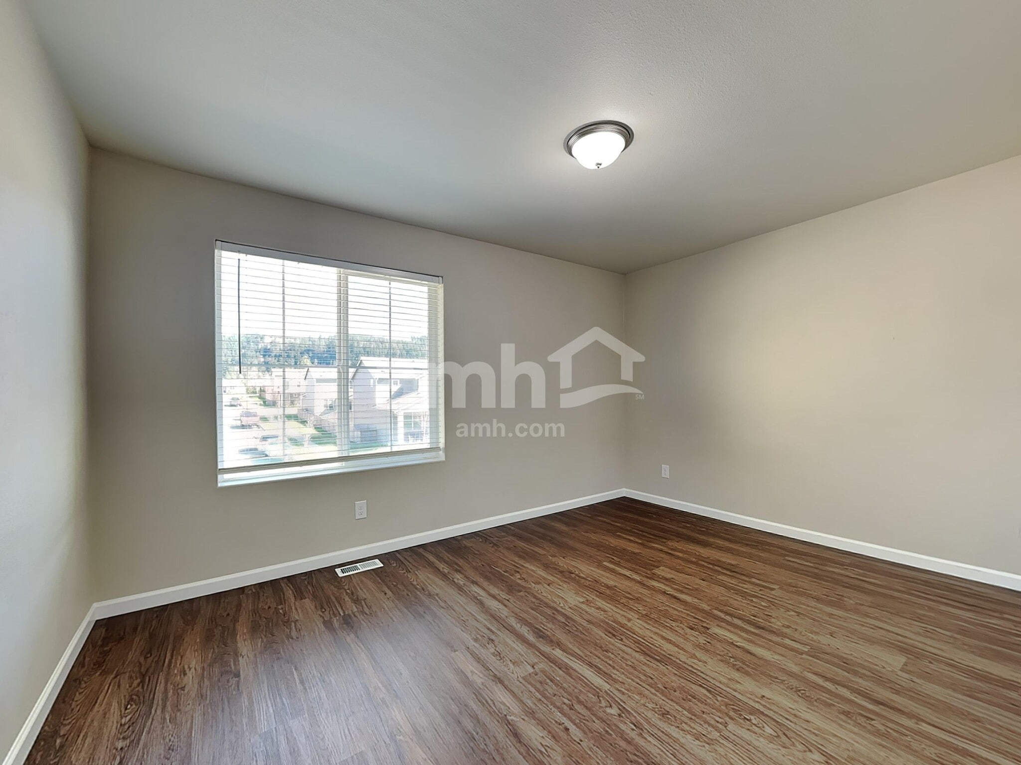 Building Photo - 306 Holdener Ln N