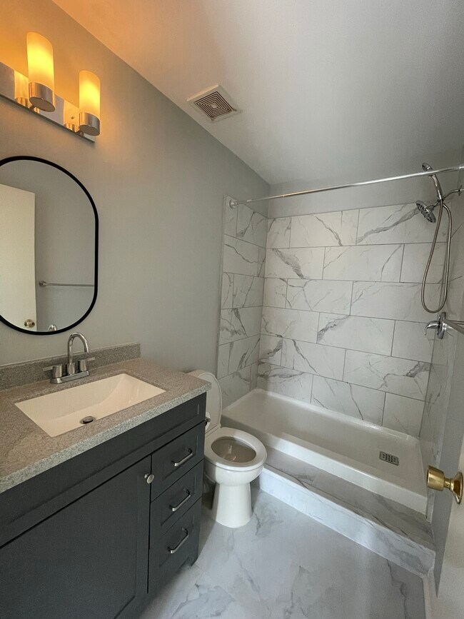 Main Bathroom in attached bedroom - 23325 Cornerstone Village Dr