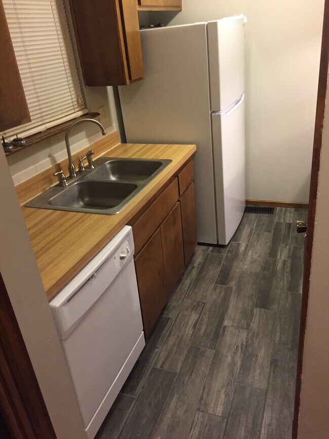 Kitchen - 3014 Eaton St