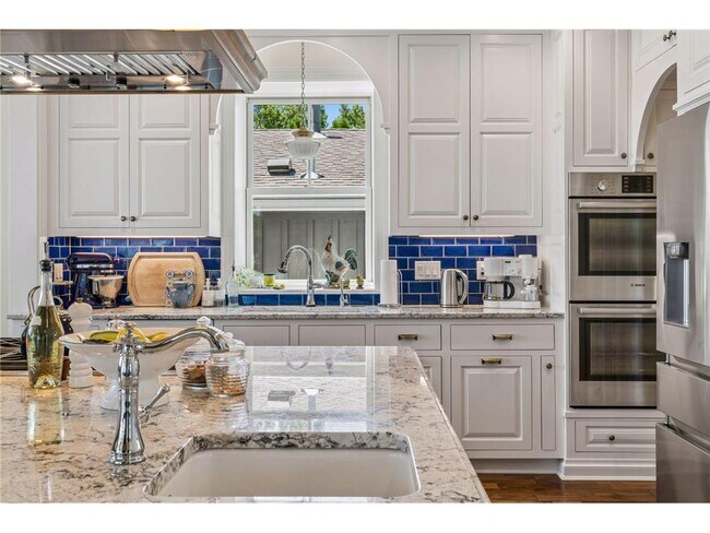 Building Photo - 4941 Island View Dr