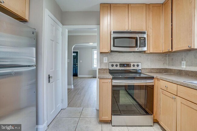 Building Photo - 859 N Abingdon St