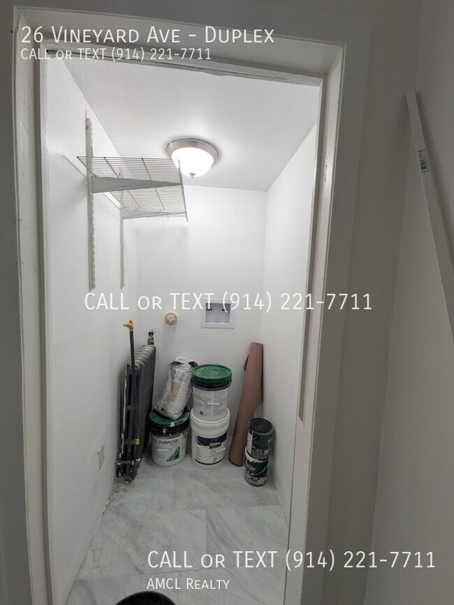 Building Photo - 26 Vineyard Ave