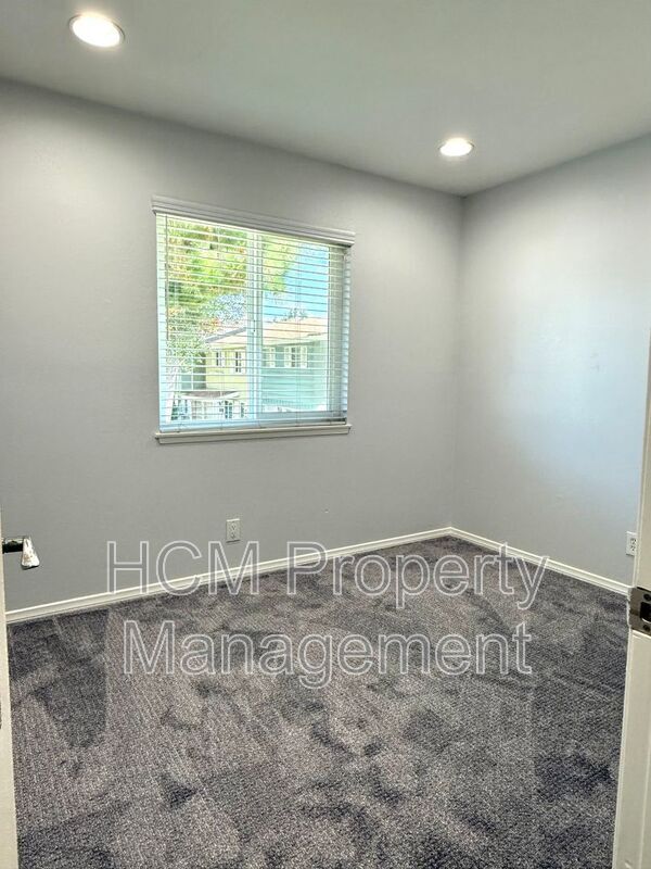 Building Photo - 9757 Cornwall Dr