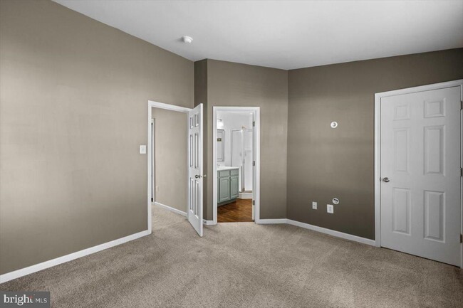 Building Photo - 109 Monticello Square
