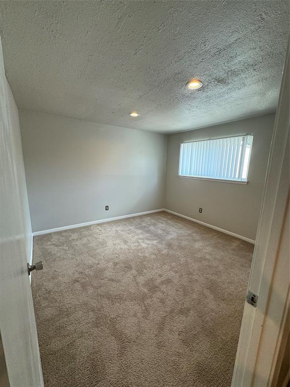 Building Photo - 20309 Sunny Shores Dr