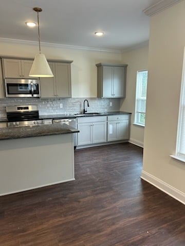 Building Photo - 5546 Stream Ln