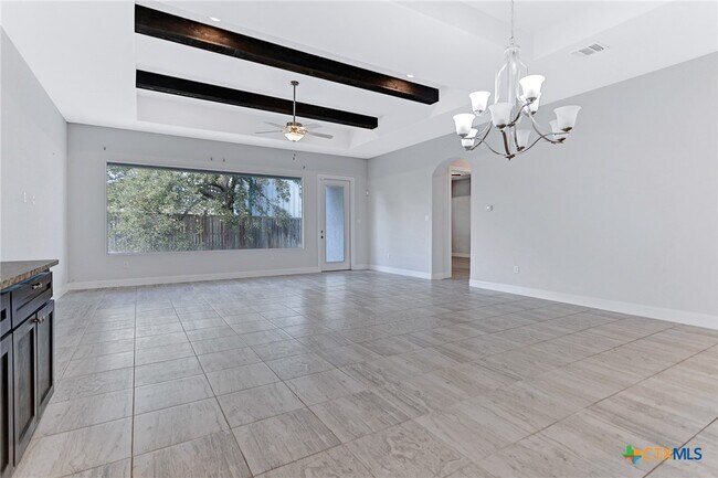 Building Photo - 620 Carriage House