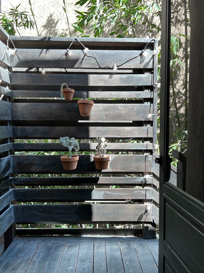 Building Photo - 234 Columbia Pl