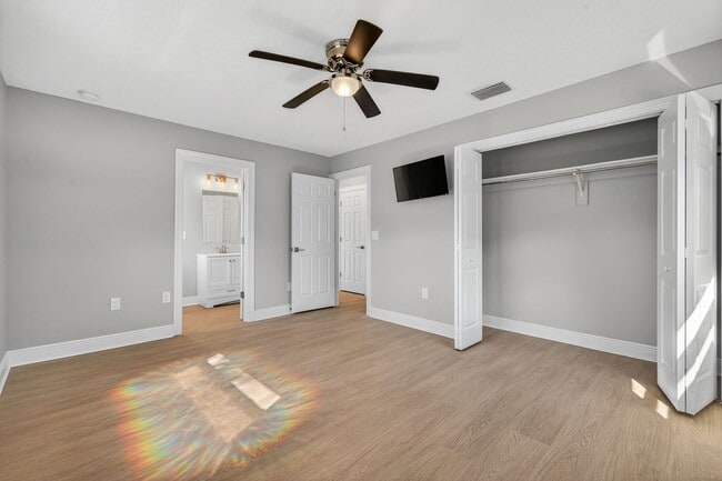 Building Photo - Fully Remodeled 3BR Home with Large Fenced Yard & New Deck