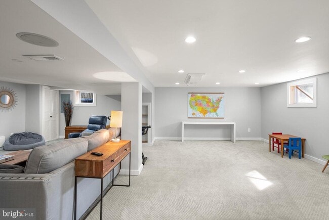 Building Photo - 1804 S Oakland St