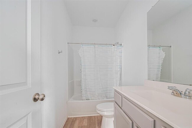 Building Photo - 18439 Summit Ranch Dr