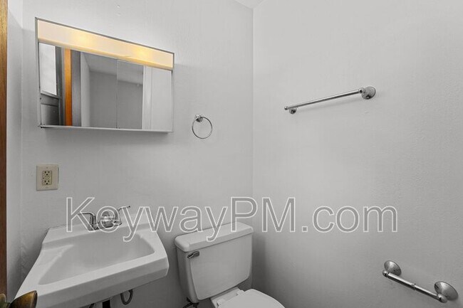 Building Photo - 413 Kingstree Rd